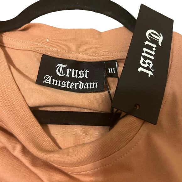 Tourist Graphic Tee Trust Amsterdam Beige Barcelona - Picture 3 of 3